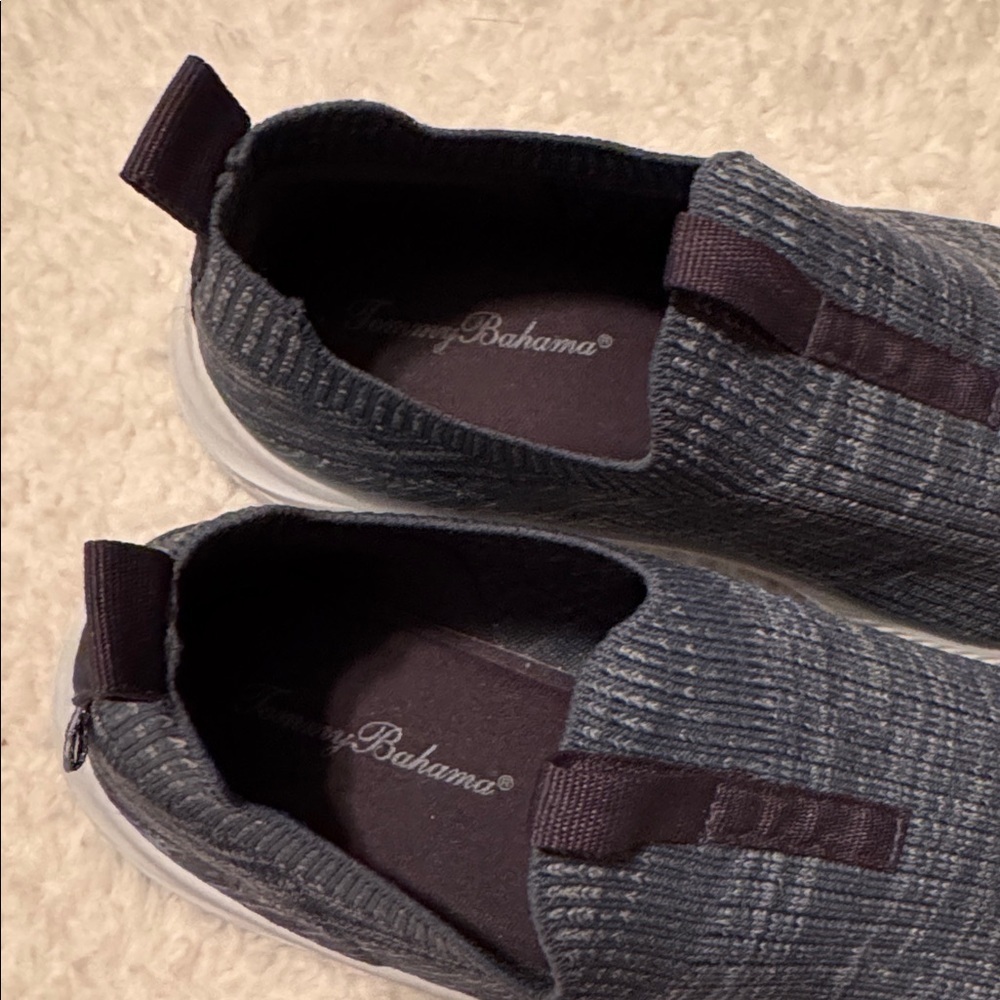 Tommy Bahama marled gray stretch knit top memory foam slip on sneakers. Size 7. - Picture 4 of 6